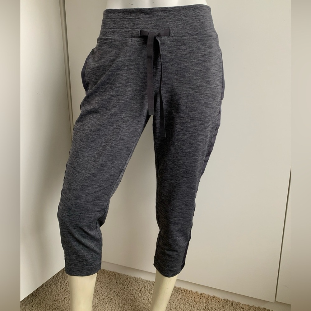 Athleta petite medium 7/8 jogger pants with drawstring and pockets